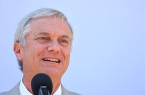 Kast afirma que “sólo durante este gobierno han entrado 125 mil inmigrantes irregulares”: falso ❌