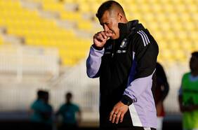 Líos de camarín: los movimientos de Jorge Almirón que tienen a Colo Colo sumido en la peor crisis de los últimos años