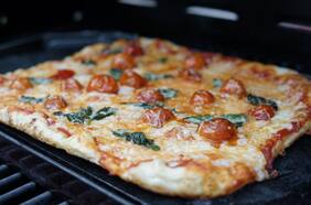 Receta de pizza de masa madre, la mejor para hacer en casa