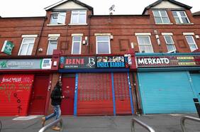 Radiografía de la extrema derecha británica y su rol en la actual ola de violencia antiinmigración