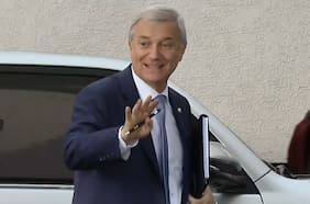 Tras abrupto fin de reunión con Boric: Kast arriba a la OPE sin emitir declaraciones