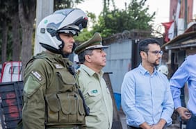 Alcalde Concha anuncia querella criminal tras amenazas de muerte por demolición de narcocasas en Peñalolén