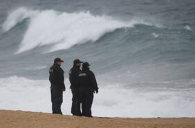 Sin ocupantes: hallan en Coronel embarcación de pescadores desaparecidos