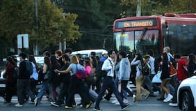 Sondeo global muestra señales de optimismo económico y de alerta en programas sociales en Chile