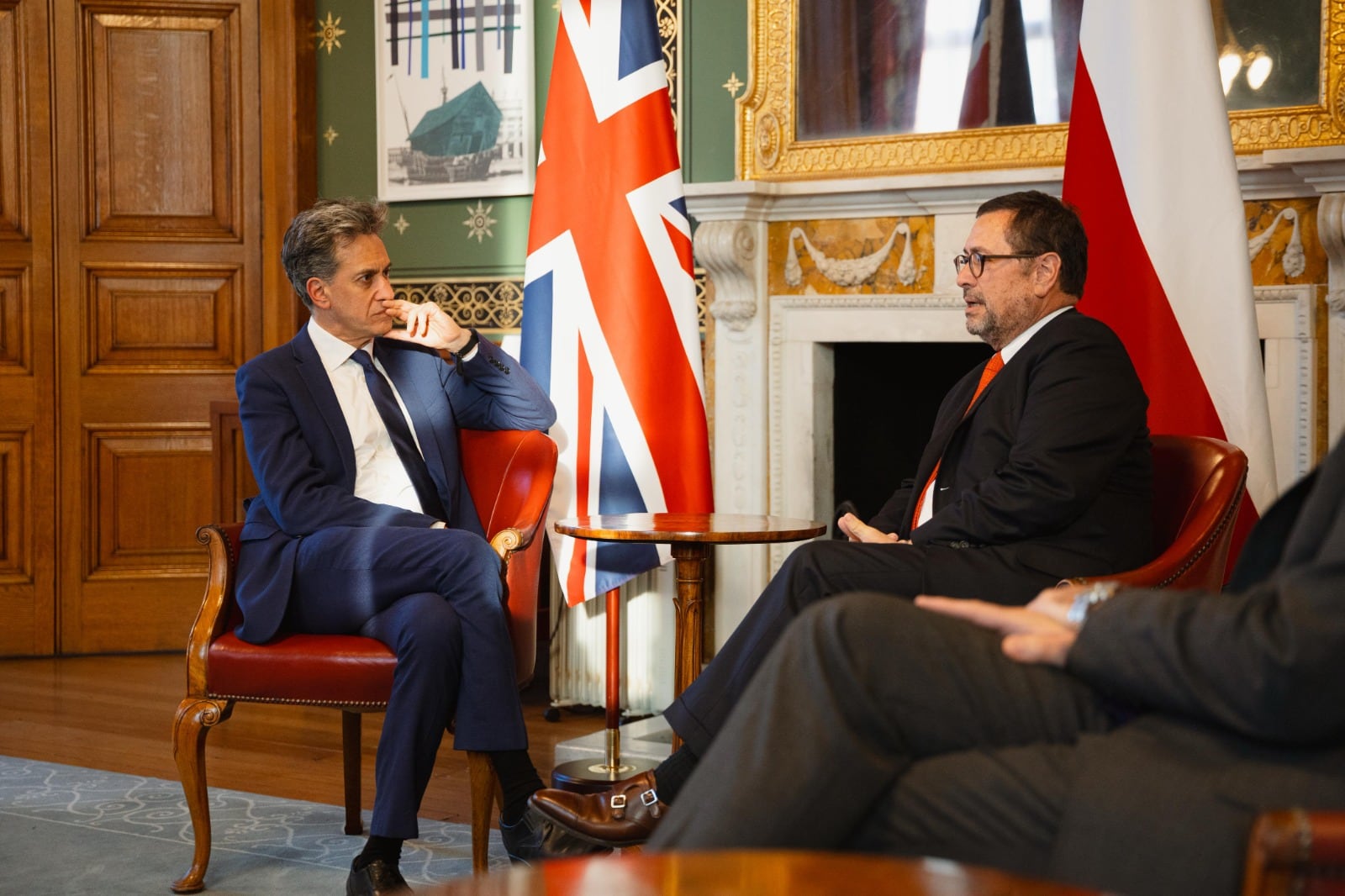 Canciller Pérez Mackenna se reúne con su par de Reino Unido en Londres y acuerdan avanzar en “asociación estratégica”