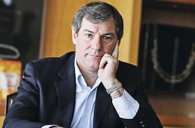 AFP buscan renovar dos directores en SMU y elegir a un tercero: José Luis Irarrázaval