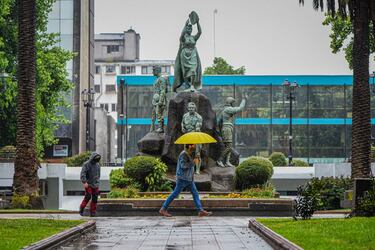 TEMUCO: Sistema frontal provoca intensas lluvias en pleno verano en la comuna