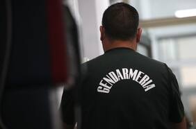 “Se hacen 500 lucas diarias”: la trama de corrupción en Santiago 1 que develó gendarme amenazado por el Tren de Aragua