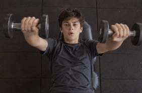 Machosfera y adolescentes: qué hay detrás del ideal del cuerpo masculino