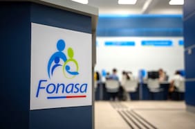 Los cambios que hizo Fonasa para conquistar a aseguradoras en licitación de su nueva modalidad y el juicio de expertos