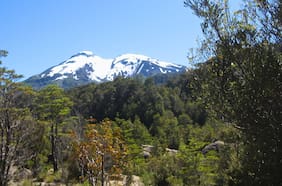 Tras fallecimiento de montañista en el volcán Calbuco: Conaf llama a visitar con precaución las áreas protegidas