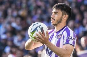 En Francia cuestionan la forma en que Toulouse anunció la salida de Gabriel Suazo