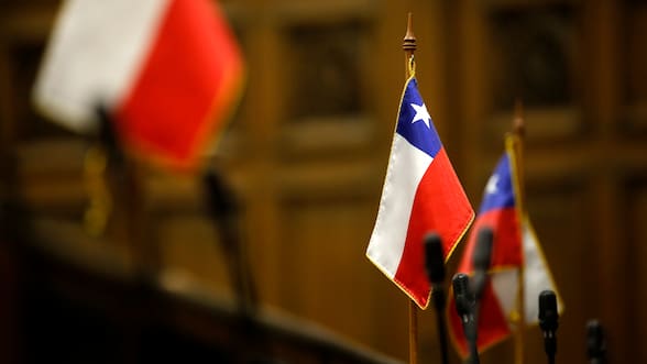 FMI recorta a 1,8% proyección de crecimiento de Chile para 2026, e insiste en alertas por la situación fiscal del país