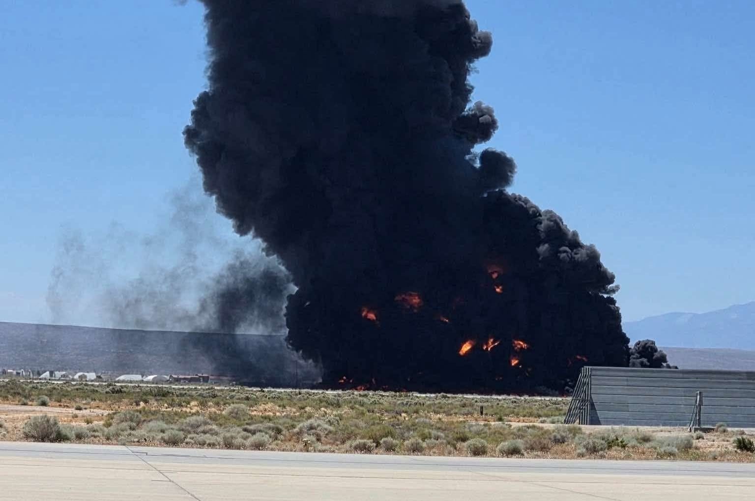 Ocho tripulantes mueren tras accidente de bombardero B-52 durante vuelo de prueba en California