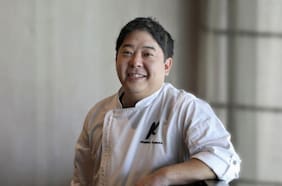 “Cocinar es el acto de amor más bonito que existe”: la filosofía de Micha, chef del mejor restaurante del mundo