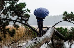 Al menos 12 damnificados y más de 100 mil clientes sin luz por sistema frontal que afectan zona sur del país