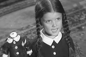 Murió Lisa Loring, la primera Merlina de la historia