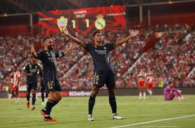 Un doblete de Bellingham y un tanto de Vinicius le dan la victoria al Real Madrid sobre el Almería