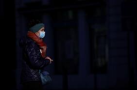 “Una explosión controlada”: el 40% de la población mundial se infectará mientras las células T se están convirtiendo en los superhéroes en la batalla contra Ómicron