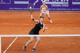 Alexa Guarachi logra una sufrida victoria en dobles y se mete en los cuartos de final del WTA 125 de Colina