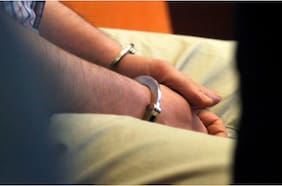 Condenan a 15 años de cárcel a sujeto que violó a hija de su expareja en Arica: almacenaba pornografía infantil