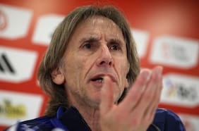 Con tres defensas de la U: la inédita formación que prepara Ricardo Gareca en la Roja para enfrentar a Brasil