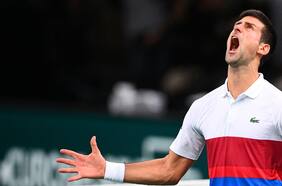 Otro récord al bolsillo: Djokovic remonta en París y asegura cerrar el año como número uno por séptima vez