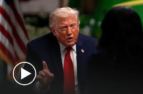 Trump abandona enfurecido entrevista y llama “corrupta” a periodista que le pidió pruebas de fraude