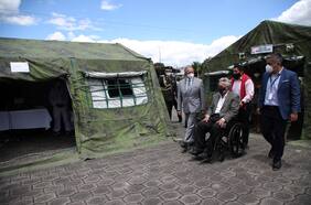 Vacunación contra el Covid-19 y crisis económica e institucional: Las tareas pendientes para el sucesor de Moreno en Ecuador