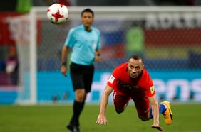 Claudio Bravo evoca el duro momento de Marcelo Díaz en la Copa Confederaciones: “Tengo el recuerdo de verlo destrozado”