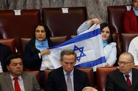 La polémica tras exhibición de bandera de Israel por diputadas del PSC durante la cuenta pública