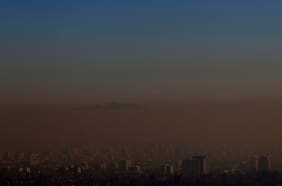 Extienden preemergencia ambiental para este lunes en la RM: revisa la restricción vehicular