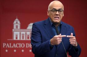 Ministro de Comunicación de Maduro da positivo por Covid-19