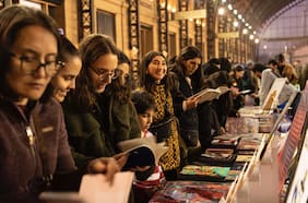 De Cecilia Vicuña a Gabriela Wiener: más de cien actividades tendrá La Furia del Libro en Estación Mapocho