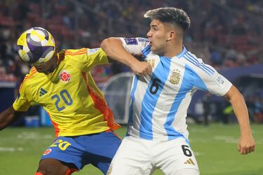 Argentina y Colombia se enfrentan en el Estadio Nacional.