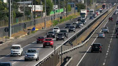 Operación retorno a Santiago: peaje a $1.000, restricción a camiones y refuerzo de Metro y buses