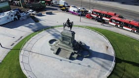 Quitan muro perimetral del monumento al general Baquedano y se alista reinauguración