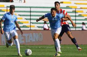 El próximo rival de Chile en el Preolímpico: Marcelo Bielsa sufre una increíble derrota en el debut de Uruguay