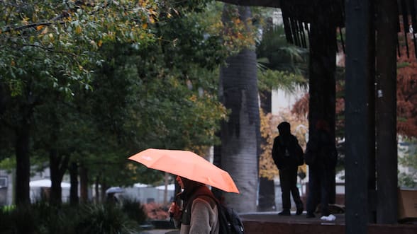 Declaran alerta temprana preventiva por lluvias y viento para comunas precordilleranas de la RM