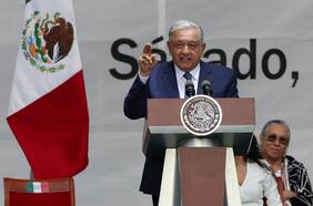 La batalla ideológica por los nuevos libros de texto escolares en México: Es “politiquería” responde AMLO