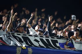 Por un posteo en Instagram: la U despide a funcionario luego de que fuera a ver a Colo Colo a La Bombonera