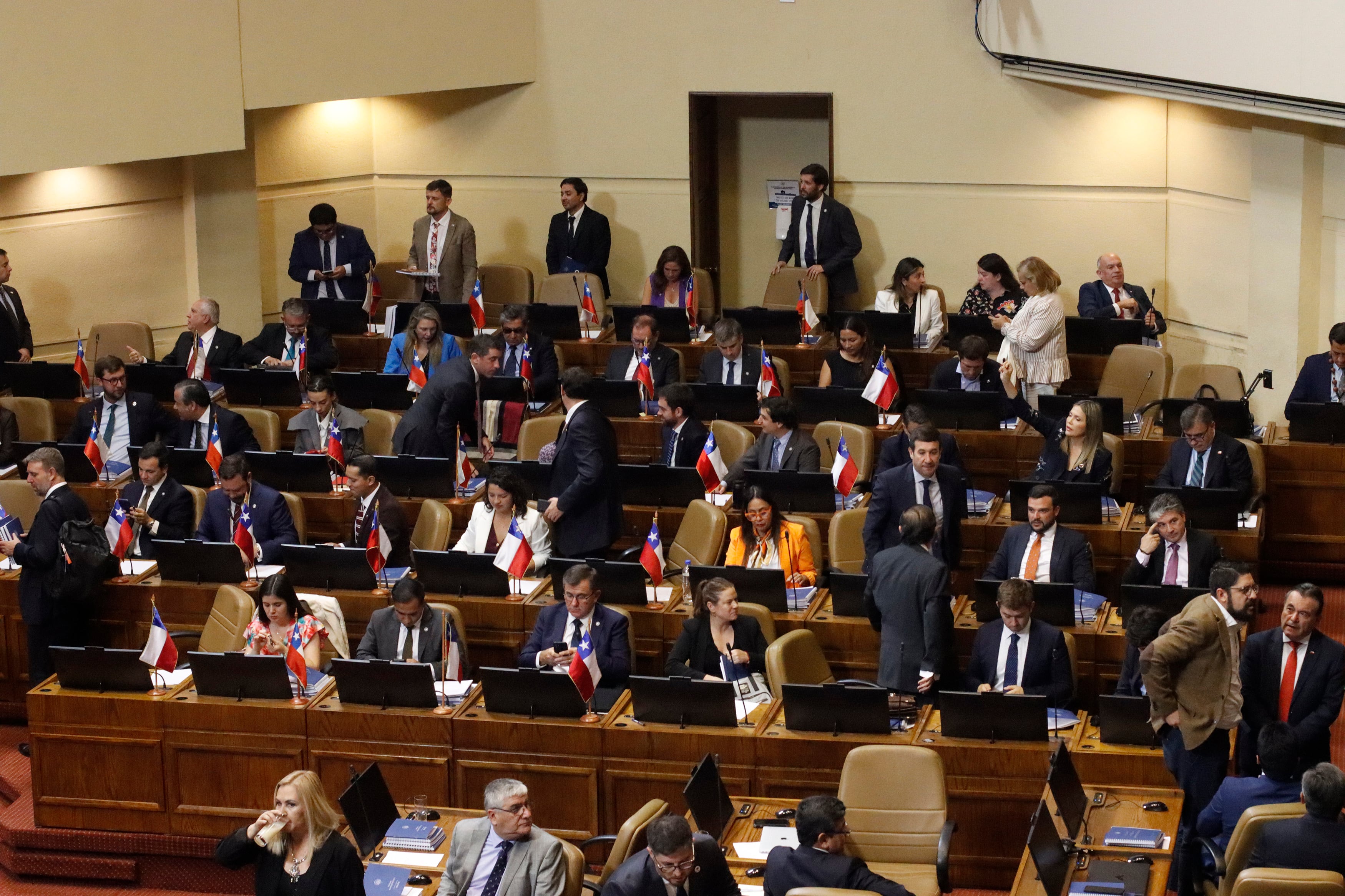 Propuesta de Squella de subir los quórums para reformas constitucionales genera resistencias en parte del oficialismo