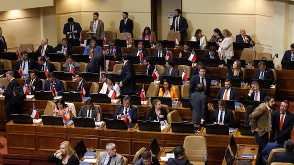 Propuesta de Squella de subir los quórums para reformas constitucionales genera resistencias en parte del oficialismo