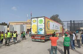 Tercera flota de camiones con ayuda humanitaria entra a Gaza desde Egipto