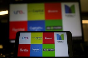 Retiros de fondos de AFP de extranjeros más que se triplican en dos años, en medio de aumento de tutoriales en redes sociales