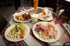 Cuatro restaurantes con tenedor libre para regodearse de cocina peruana