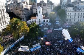 Pablo Evelson, decano de la Facultad de Farmacia en la UBA: “Soy optimista de que el apoyo a la marcha hará que el gobierno revise su posición”