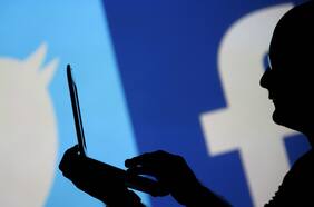 Los chilenos que combaten las fake news en Internet