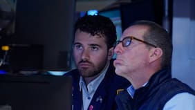 Mercados globales extienden su baja por incertidumbre en Medio Oriente, y en Chile la bolsa opera estable