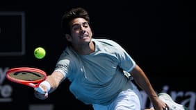 Accidentado estreno: Christian Garin cae en sets corridos ante el italiano Darderi y dice adiós al Abierto de Australia